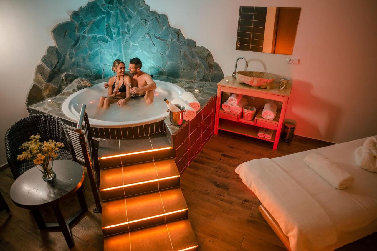 Hotel Frymburk Dış mekan fotoğraf