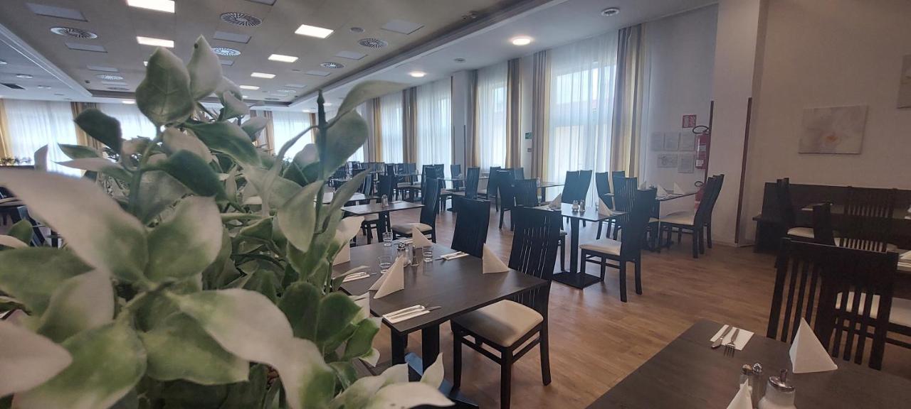 Hotel Frymburk Dış mekan fotoğraf