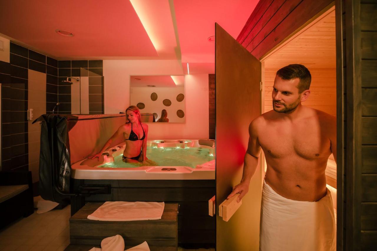 Hotel Frymburk Dış mekan fotoğraf